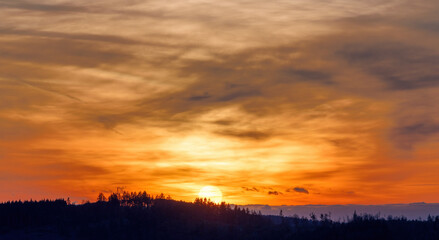 Obraz premium sunset over the mountains