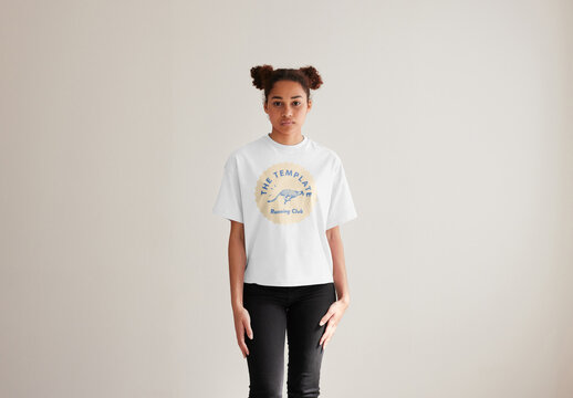 Mockup of woman wearing customizable t shirt facing camera