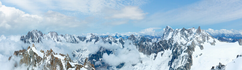 Fototapeta na wymiar Mont Blanc mountain massif panorama (view from Aiguille du Midi Mount, France )