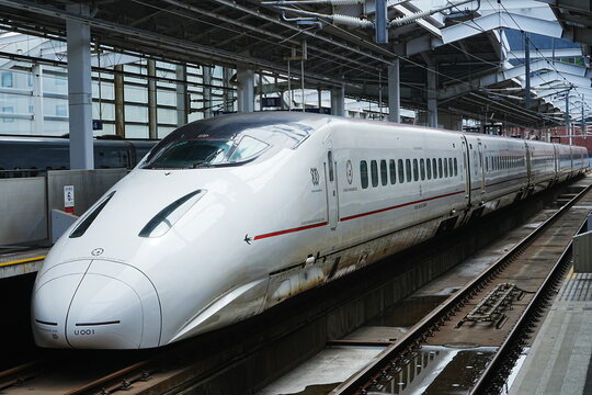 JR Kyushu,  Shinkansen 800, Bullet Train, Tsubame in Japan - 日本 JR九州 九州新幹線 つばめ 800系
