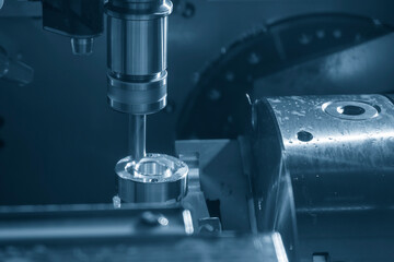  The automotive parts cutting process by machining center with the solid endmill tools.