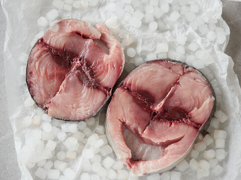 fresh slices of raw white tuna fish (Thunnus alalunga) called "bonito del norte" in Spain.