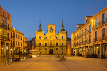 Fototapeta premium A Step Back in Time: Exploring Astorga's Historic City Hall on Plaza Mayor, Spain
