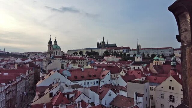 Prag, Tschechien: Die Prager Burg Hradschin &uuml;ber der Burgstadt