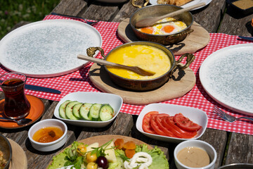 Breakfast and Muhlama Enjoyment Photo, Kümbet Yaylasi Dereli, Giresun Turkey, (Türkiye)