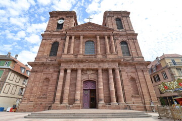 Fototapeta premium La cathédrale Saint Christophe, construite au 18ème siècle et de style classique, ville de Belfort, territoire de Belfort, France