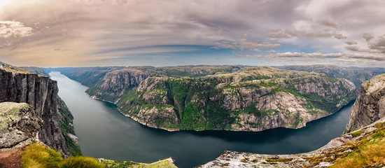 Foto op Plexiglas Kjerag, Norway - July 5th, 2023: The epic mountain landscape on the famous Kjerag hike in southern Norway © rpbmedia