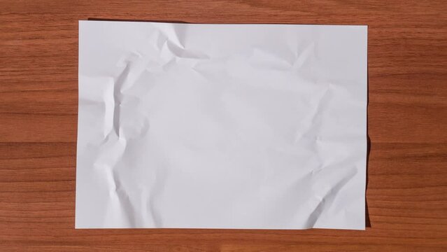 Blank sheet of paper reconstructs itself