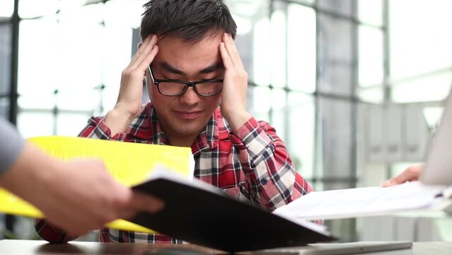 Team people are unhappy with their leader. Intern manager does not cope with his duties