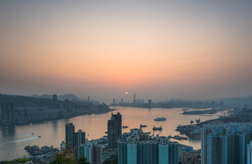Fototapeta premium sunrise over the city