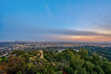 Obraz premium View over Los Angeles with the downtown skyline after sunset