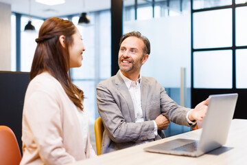 オフィスカジュアルイメージ