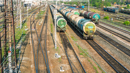 Railway transport. Railway tank cars for the transportation of flammable liquids and gas. Tank car for the transportation of gas and gasoline Movement of dangerous substances by rail.
