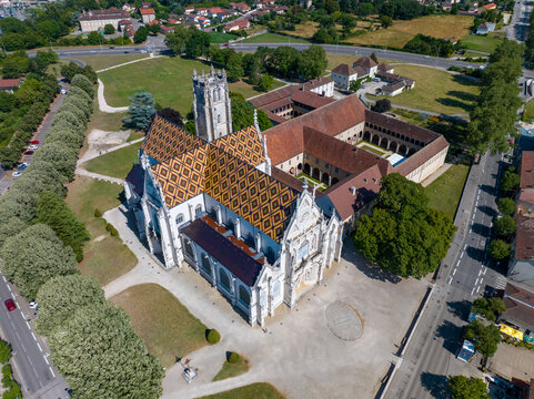 Monastère de Brou à Bourg en Bresse en drone 