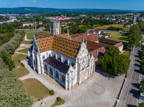 Monast&egrave;re de Brou &agrave; Bourg en Bresse en drone 