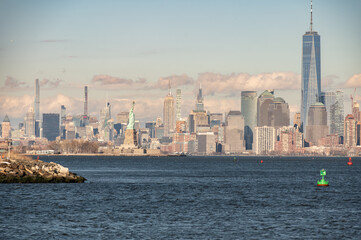 Naklejka premium View of the Statue of liberty from Liberty State Park, New Jersey, United States.