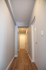 corredor de habitaciones de departamento
