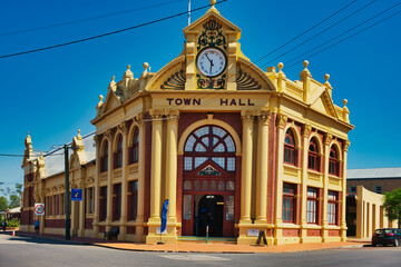 The Town Hall (1911) of York, the oldest inland town of Western Australia, was built in opulent Edwardian style.
