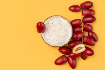 A date palm smoothie is a delicious and nutritious beverage made primarily from dates, which are the fruit of the date palm tree. Here's a simple recipe to make a date palm smoothie