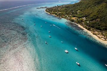 Polynesia francesa vista aerea playa bahía 