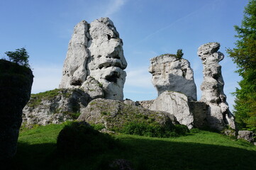 Group of three rocks, from left called: Bear, Sphinx, Doll (Niedzwiedz, Sfinks, Lalka). Podzamcze (village in Silesian Voivodeship), Poland. - obrazy, fototapety, plakaty