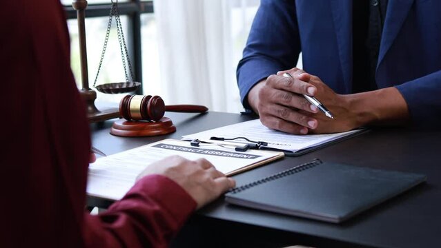 Attorneys or lawyers are advising clients in defamation cases, they are collecting evidence to bring charges against the parties for damages. The concept of defamation case counseling.