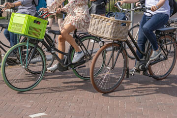 Fototapeta na wymiar female_cyclists