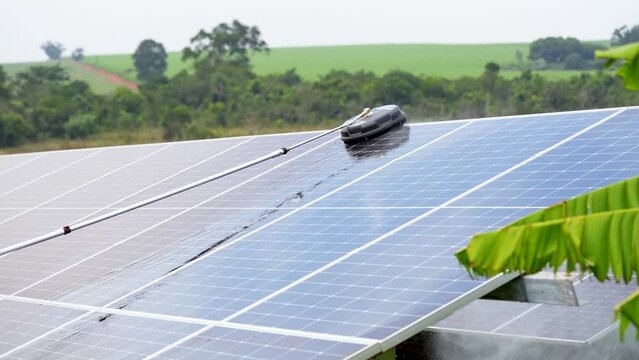Limpeza e manutenção de Usina Solar em placas solar Fotovoltaico 