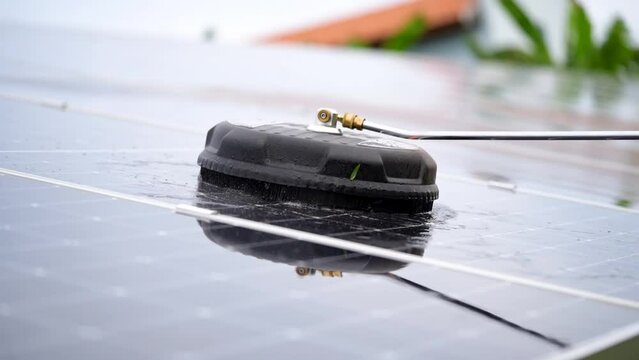 Limpeza e manuten&ccedil;&atilde;o de Usina Solar em placas solar Fotovoltaico 