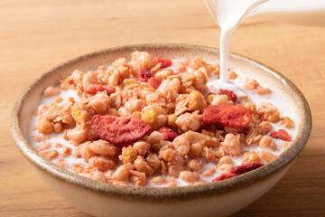 ストロベリーグラノーラ