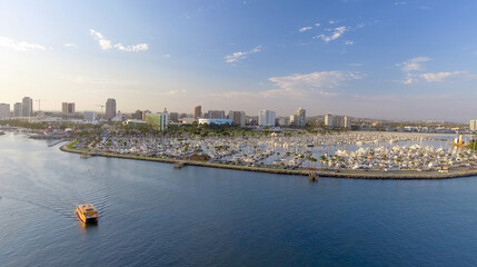 Aerial view of Long Beach, CA - obrazy, fototapety, plakaty
