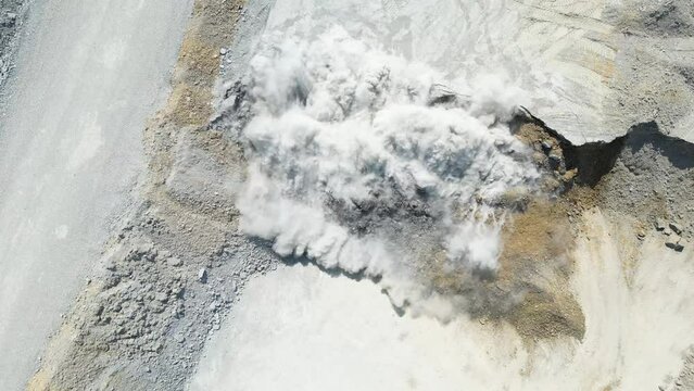 Quarry_Detonation_Explosion_Top Shot-DJI Mini 3 Pro Drone.
Film footage of an detonation in a quarry, which was recorded with a total of 7 different camera positions.