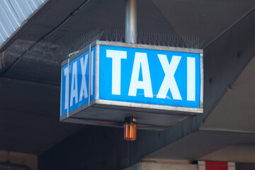 Taxi pick up sign