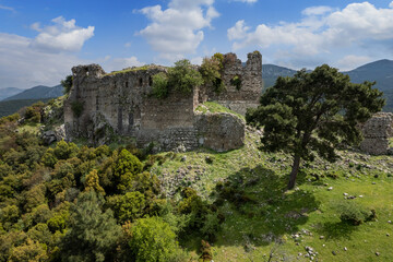 Fototapeta na wymiar Old castle; Yogurtcu Castle, Manisa - Turkey