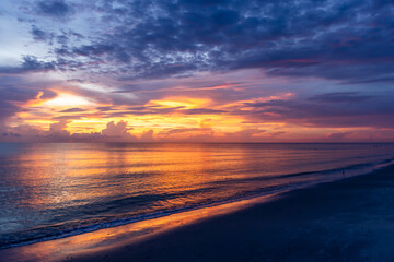 Fototapeta premium Stunning Sunset Naples Beach