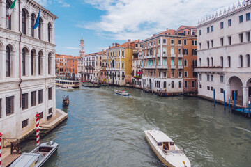 Fototapeta na wymiar narrow street canal in Venice. Italy