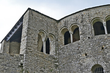 Fototapeta premium Civate, L'abbazia di San Pietro al Monte - Lecco