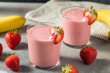 Healthy Homemade Strawberry Breakfast Smoothie