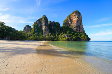 Rocky karst outcrop overlooking Railay West Beach on the Railay Peninsula in the Province of Krabi,...