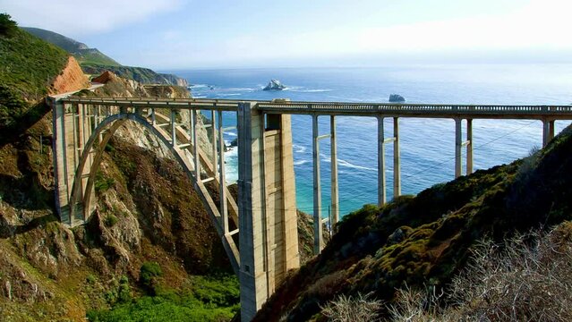  Coastal Majesty: Bixby Creek Bridge and Highway 101 Amidst Mountain and Ocean Vistas, Captured in Magnificent 4K Resolution