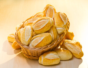 Cesta de Pão francês, arranjo em fundo
