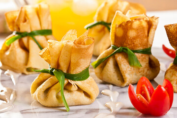 Panqueca  salgada, com tomate