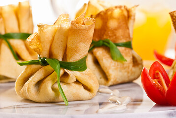 Panqueca  salgada, com tomate