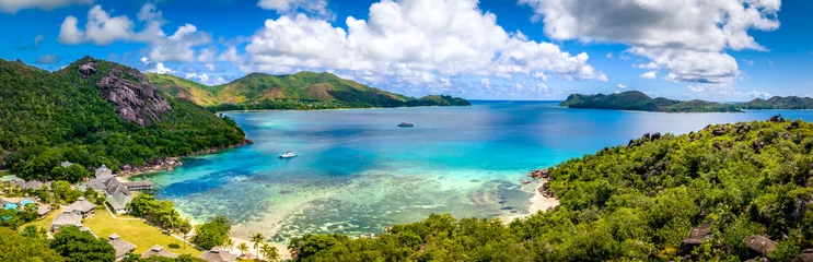Foto op Plexiglas Praslin Seychelles tropical island with withe beaches and palm trees. Aerial view of tropical paradise bay with granite stones and turquoise crystal clear waters of Indian Ocean © Alexey Oblov