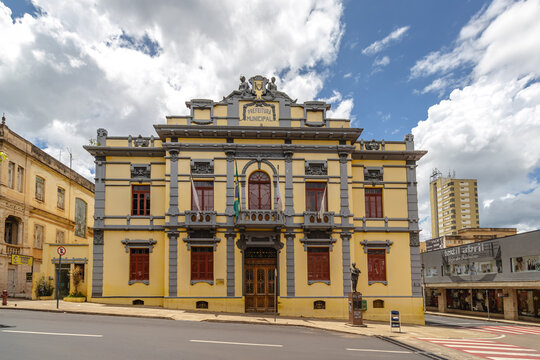 pr&eacute;dio da prefeitura da cidade de Uberaba, Estado de Minas Gerais, Brasil