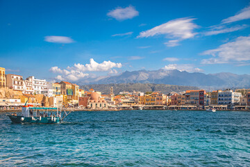 Fototapeta na wymiar view of Chania venetian town, Greece