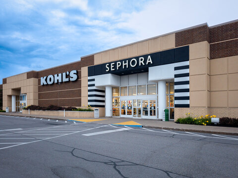 New Hartford, New York - July 9, 2023: Wide View of Kohl's Shopping Mall with Sephora Entrance Signage in Foreground.