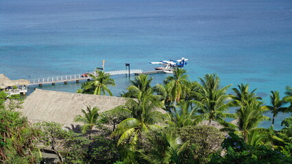 Obraz premium Seaplane at a tropical island in Fiji