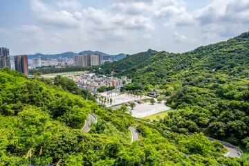 Fototapeta na wymiar Shenzhen Yangtaishan Forest Park Plaza