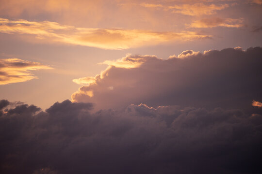 coucher de soleil sunset nuages cloud plane avion © Mr Yosuke